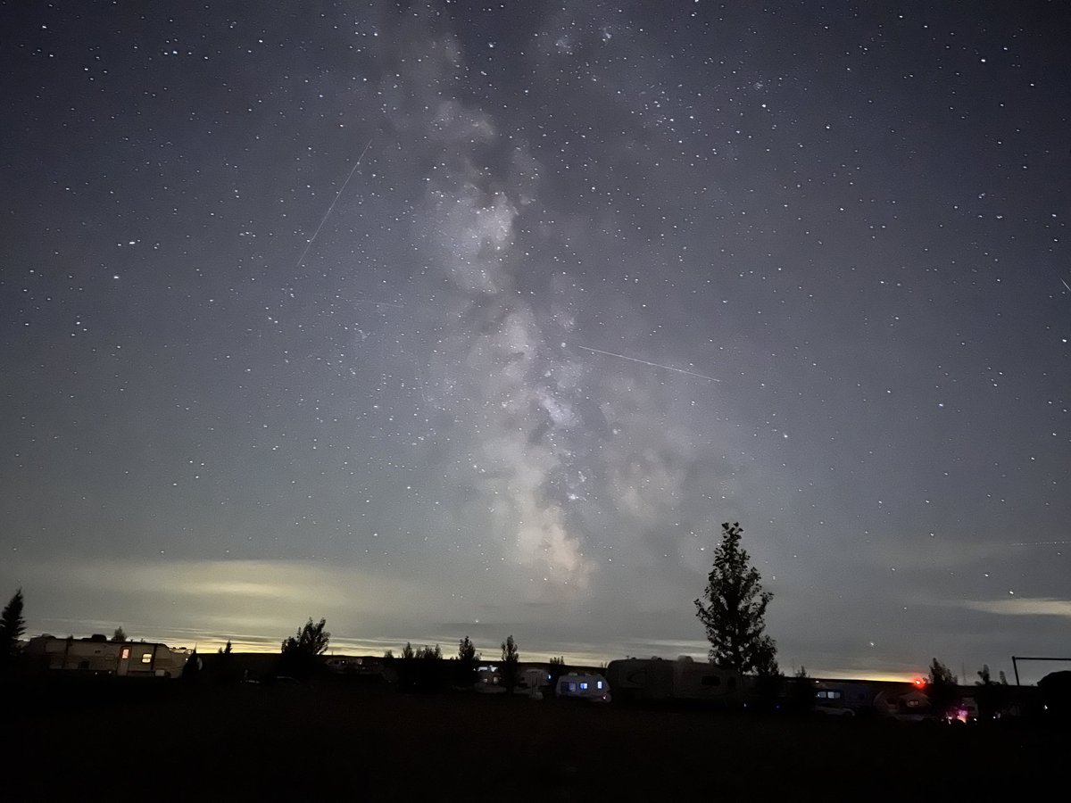 esvedlun's tweet photo. Beautiful sky’s in Milo. @CalgaryRASC @rasc https://t.co/2fmAsdDRjC
