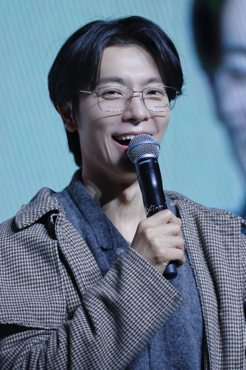 XiandaHae's tweet photo. Can’t get enough of Hae in spects 🤓😍

260912 STAY ALIVE Parallel Days With HAE 
#동해 #Donghae Fanmeeting in Shanghai
@donghae861015 https://t.co/b5uDEPTywH