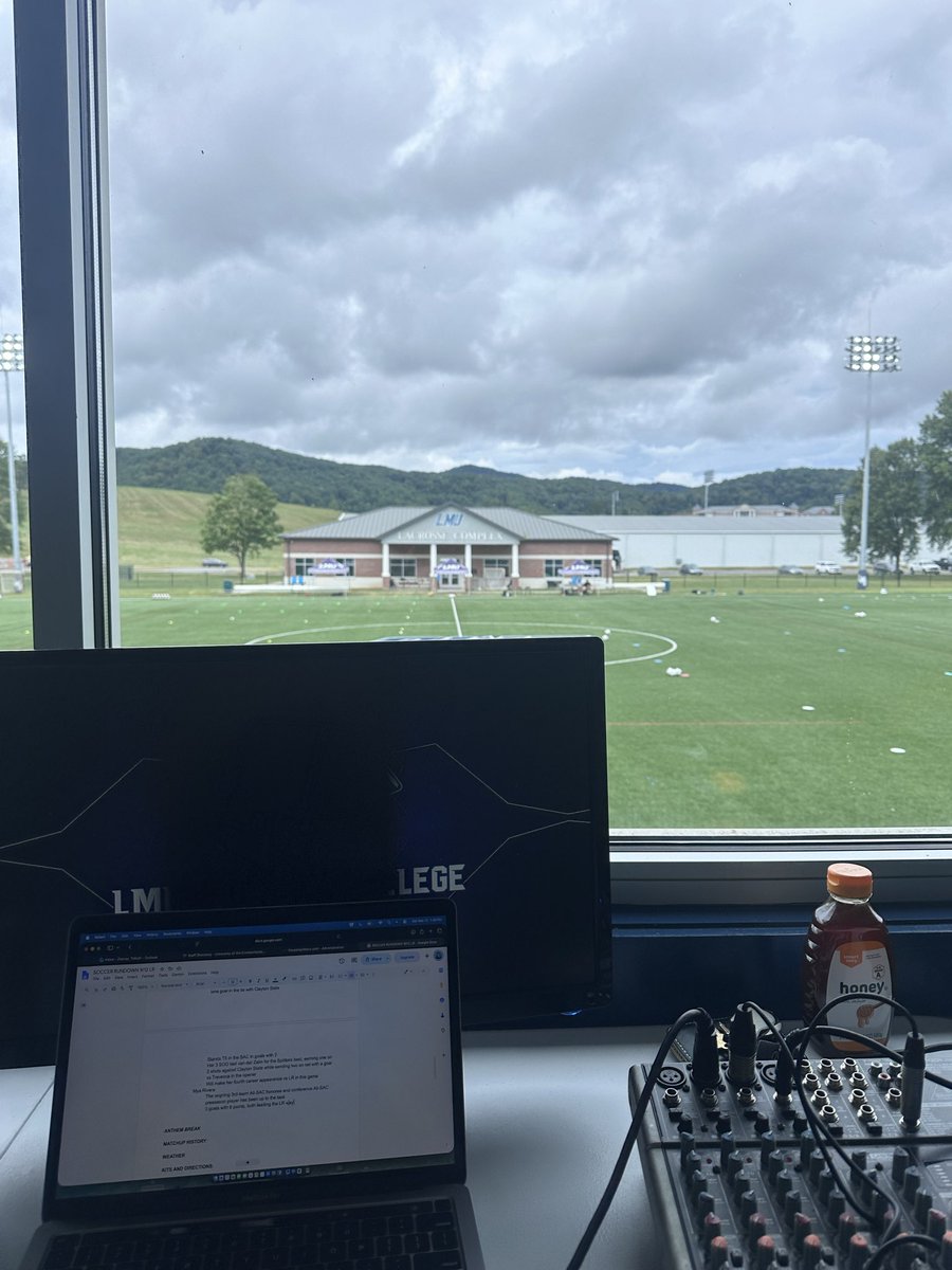TobiahZboray's tweet photo. It’s the South Atlantic Conference opener for Lincoln Memorial Women’s Soccer, as the Railsplitters welcome No. 7 Lenoir-Rhyne to Harrogate for a 3:30 kick on the LMU Sports Network
🎙️ https://t.co/vfF7JqqYgH
📝 https://t.co/SyvzC2wTBr https://t.co/B3jTyZbsmV