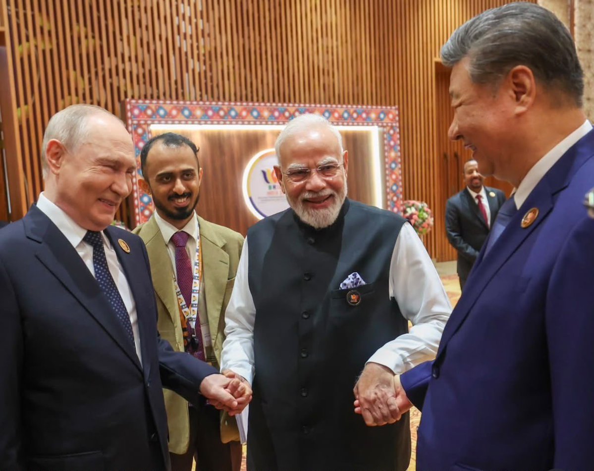 AdityaRajKaul's tweet photo. BRICS Summit Day 1 comes to a close in Bharat Mandapam, New Delhi, India. https://t.co/Cno0uyuFf6