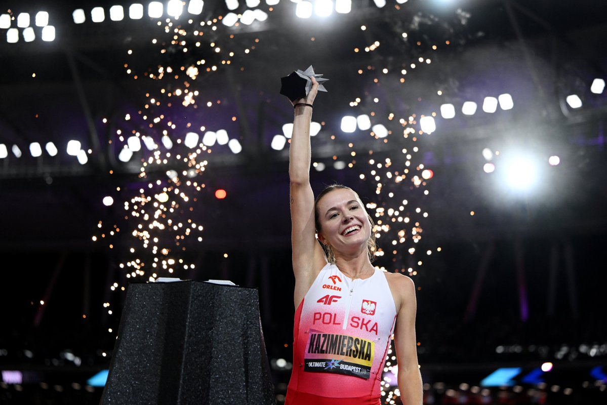 WorldAthletics's tweet photo. The DREAM season finale ‼️

Just a week after her surprise win at the Diamond League final, Kaludia Kazimierska does it again, holding off Georgia Hunter Bell in the final metres of the 1500m to claim the Ultimate trophy in 3:57.55 🫶

#WorldAthleticsUltimate https://t.co/17ruudd0Kk