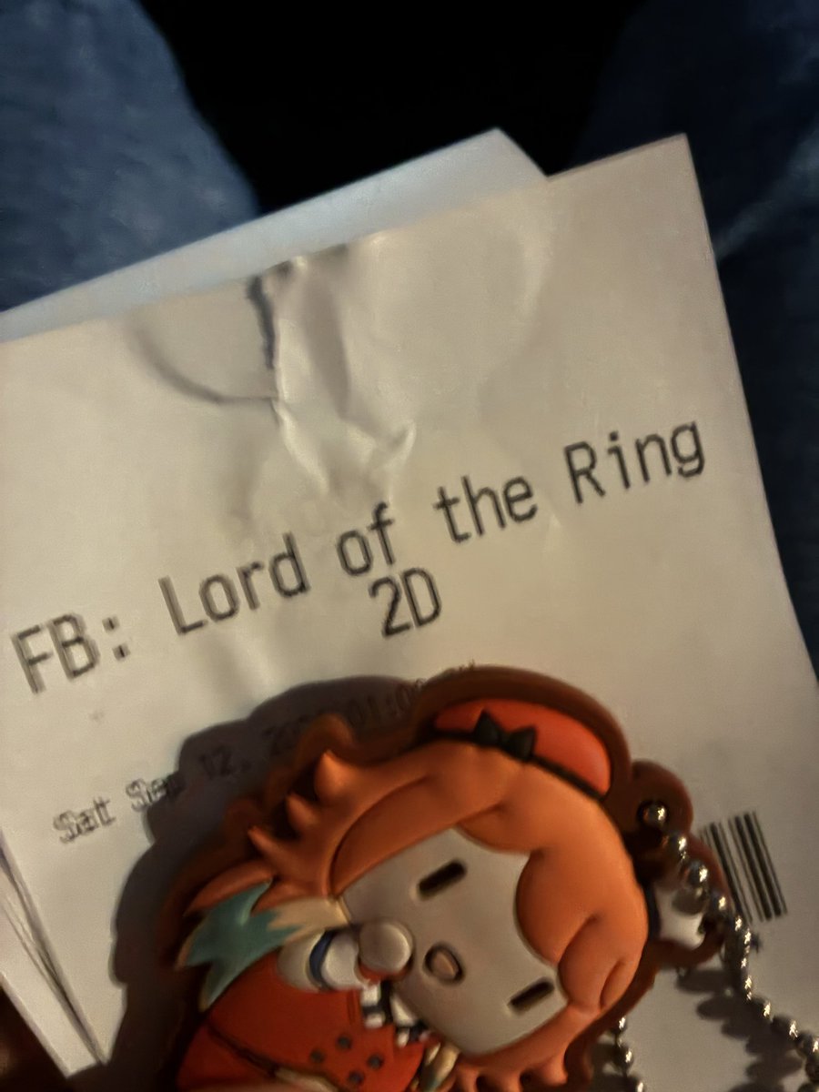 BajaLast295276's tweet photo. Took my Wawa keychain with me to see the rerelease of Fellowship of the Ring and dude I couldn’t be more excited to see these movies on a big screen! Wawa was a big reason I finally watched them! #kfp https://t.co/cNAucSzSj4