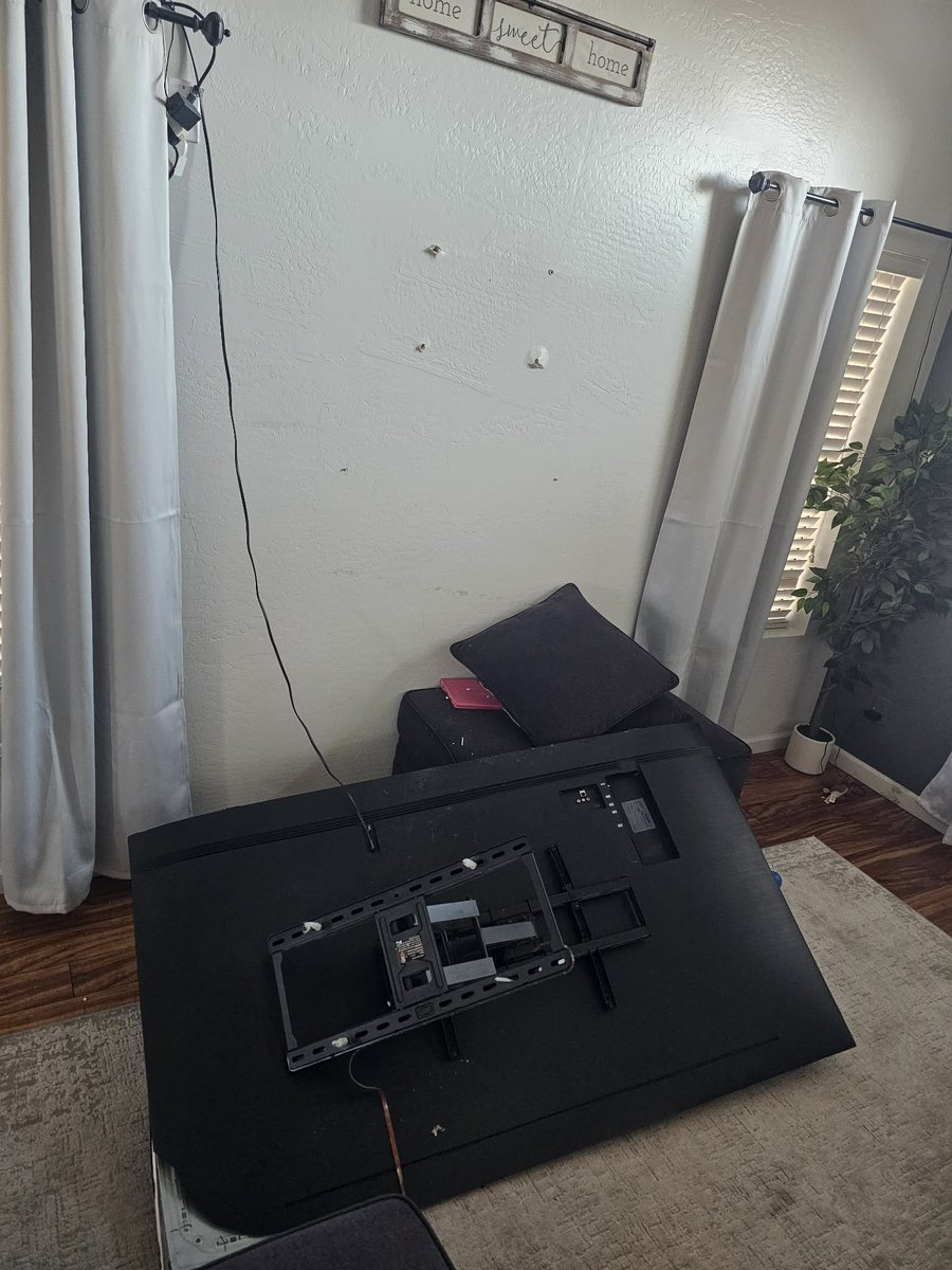 AlexCha00951263's tweet photo. Hey @Walmart @WalmartWorld what kind of cheap @onnturkiye wall mounts are you selling?! The TV Mount you all sold for my tv, literally tore my TV off the wall and broke the tv. THANK GOD my kids weren't walking by or playing under it on the carpet! I NEED REPLACEMENTS!! https://t.co/PoOvm9HtDb
