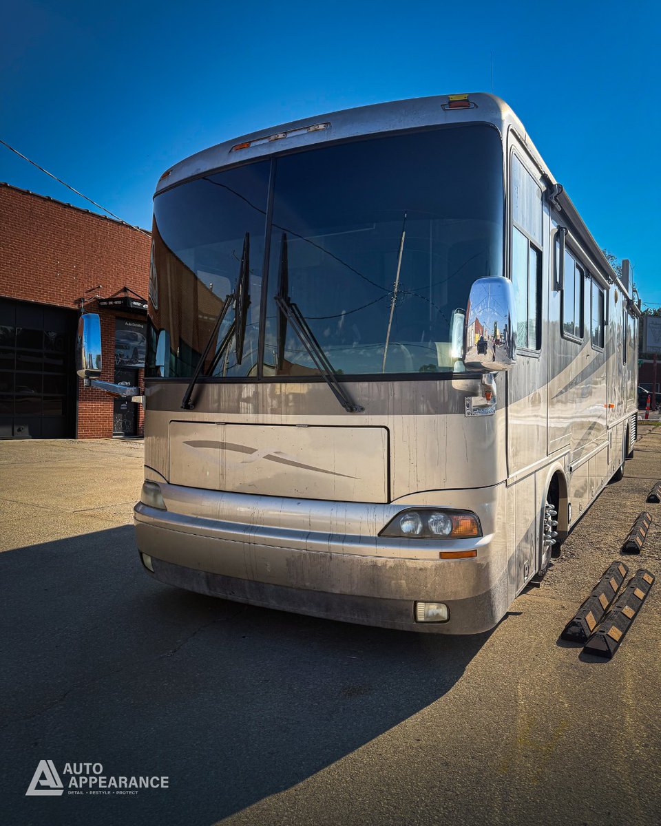 RicardaCleiv's tweet photo. This RV got ceramic window tint to reduce UV and infrared heat for more comfortable travel. We also protect and personalize cars, trucks, boats, trailers, semis and more. Have something different? Send us a message. https://t.co/SzuK4Wql6V