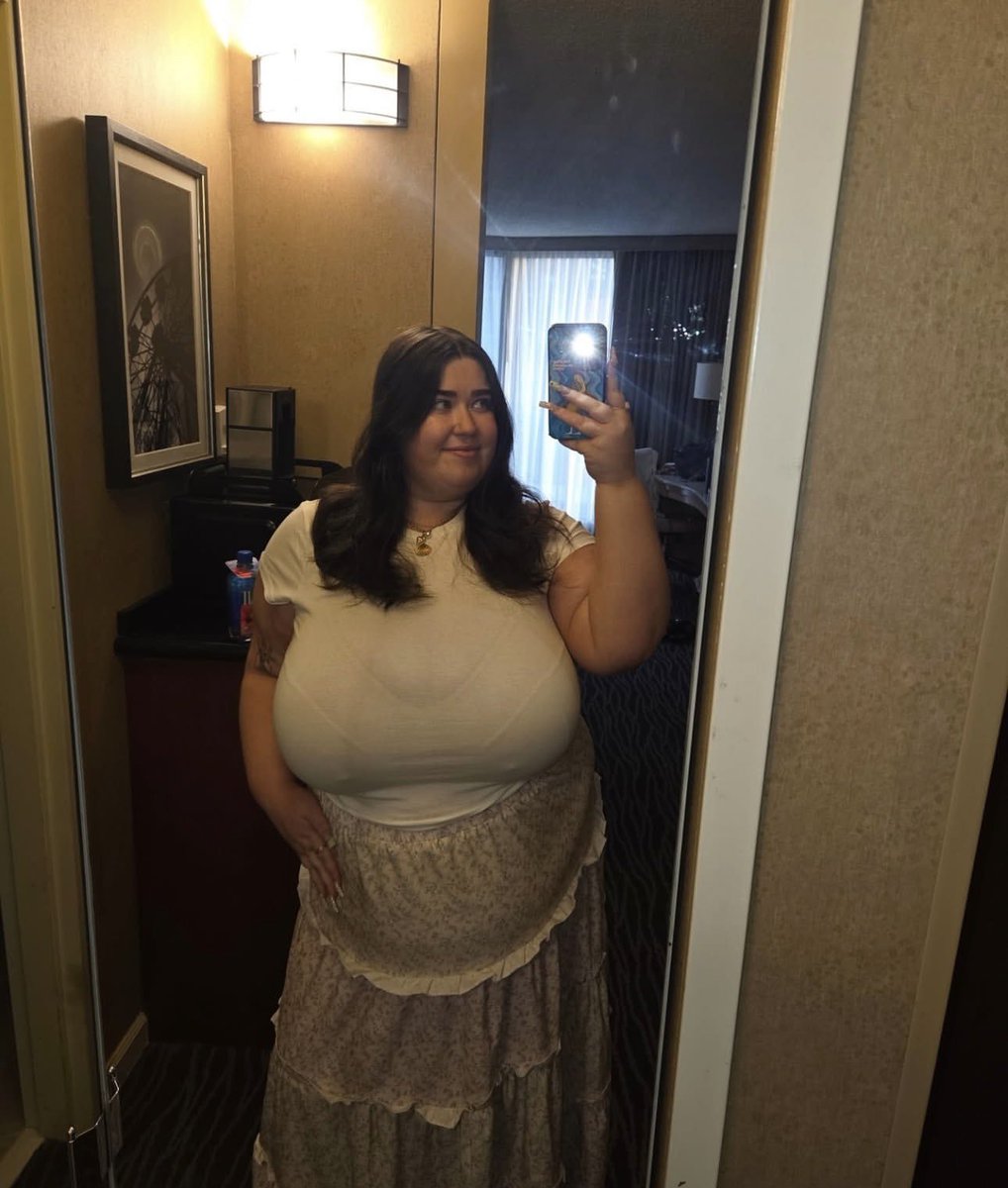 Lucaqu9n's tweet photo. Would you have the confidence to approach me? https://t.co/3FzstH9hrB