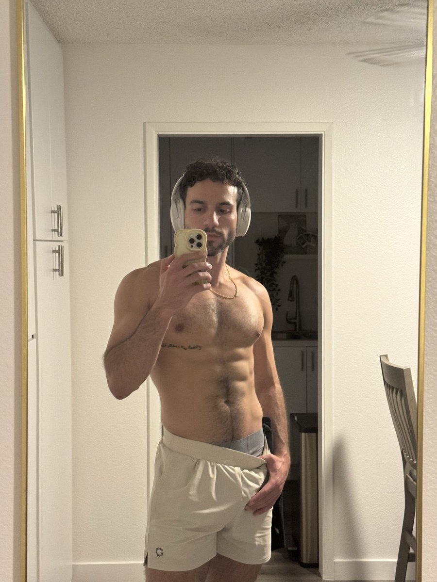 habibiheem's tweet photo. It’s been so hot in San Diego my undies are soaked after the gym lately https://t.co/2sMC9n7Vni
