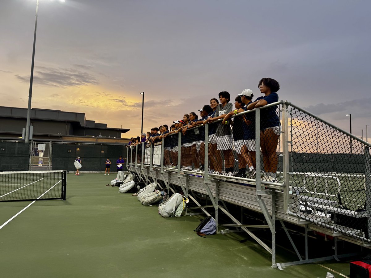 VMHSTENNIS1's tweet photo. Patriots take on Antonian and Pieper on back to back days filled with intensity and lots of close scoring matches! @JISD_ATHLETICS @SAVeteransHS @VMHSABC https://t.co/ZhuTptOYKD