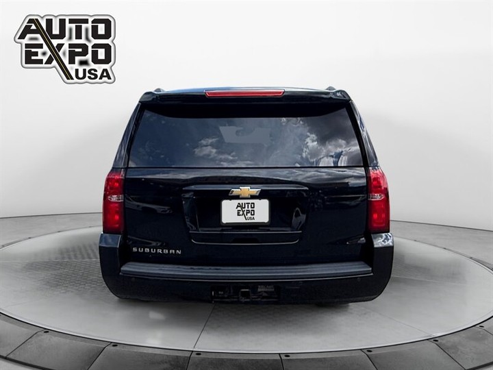 SantaSantaomwbs's tweet photo. 2016 Chevrolet Suburban LT for sale in Cleveland, OH. https://t.co/22FOMleBmO
