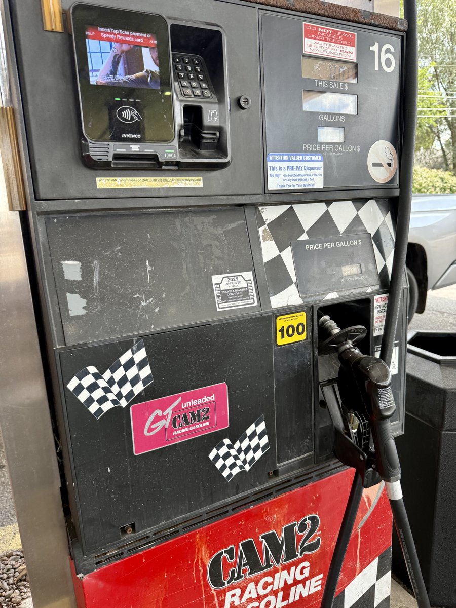 EloyGarcia84's tweet photo. Speedway near me sells racing fuel 🏁🏁 https://t.co/o6C4TbZkF8