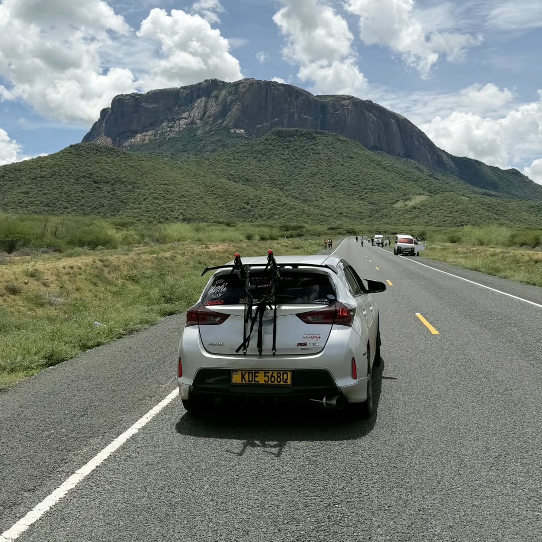 PatsyStuczmpd's tweet photo. Chasing horizons at Mt. Ololokwe. https://t.co/s21scaqxgS