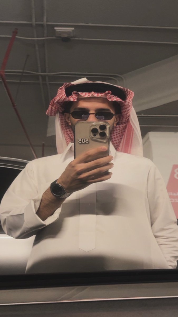 _bwvd's tweet photo. ابيع كل الخلق وأكسب معاليك
اترك نجوم الليل واخذ قمرها ..
❣️ https://t.co/zKZXxPNHRE