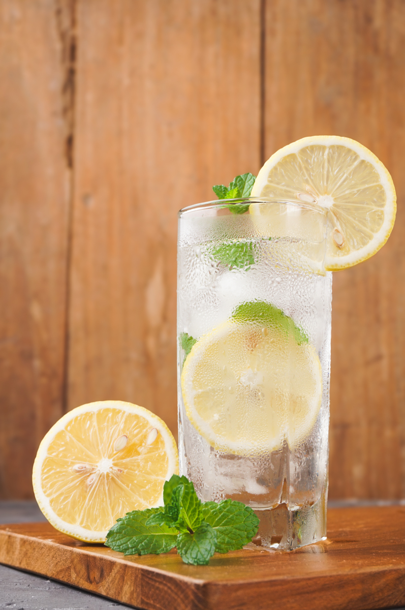 xiaou646042's tweet photo. Make a refreshing iced lemon mint tea: steep black tea, add fresh lemon juice, muddled mint, and ice in 2 mins! Perfect for hot days.， https://t.co/w3T7RJJnTX