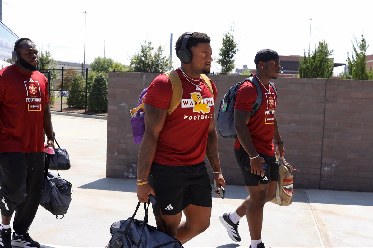 ULM_FB's tweet photo. Get after it.

#TakeFlight https://t.co/xaTX7szK6r
