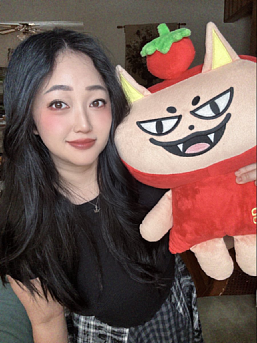 Lululovesmafox's tweet photo. Hi my name is Lulu, I’m from New York, and I love Mafox 🥰! Looking for foxmochi moots! 

#TOMAFOX #FORCEBOOK #fforce_ #kasibook #ฟอสบุ๊ค https://t.co/Tg7yyeA6pb