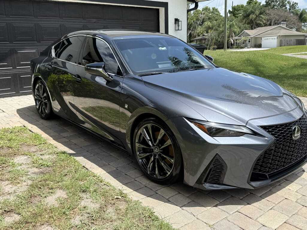 ChereBarncww's tweet photo. POV: You book a mobile detailer while WFH. The team arrives, your car gets washed, vacuumed, steam-cleaned, and waxed, and you never leave your chair. Cheaper than the shop, with zero time wasted. Tag a friend with a disaster-zone car. https://t.co/SMAjhkZhi3