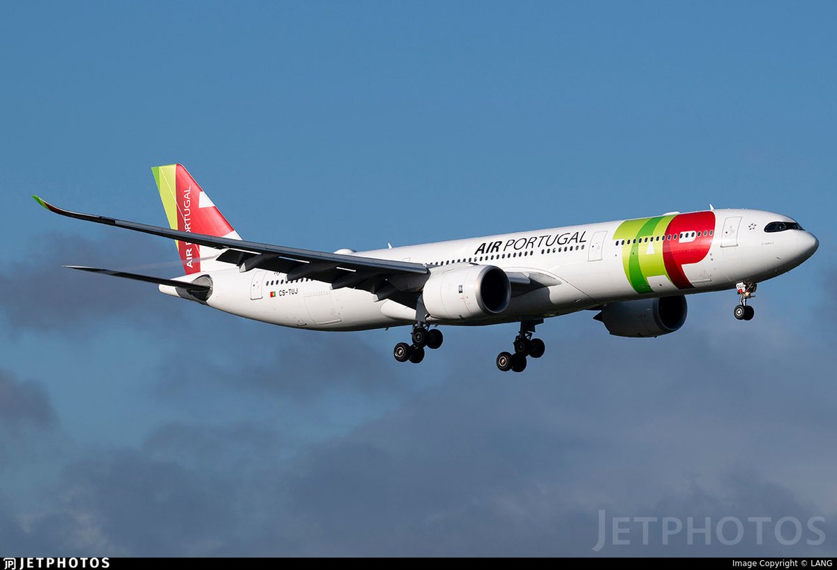 AviationMorocco's tweet photo. #AirPortugal   | RoundTrip |     12,Sep

TP295 ✈️ #Lisbon 🇵🇹 - #Luanda  🇦🇴

[ J ] 👤- 33/34   ~   [ Y ] 👤- 211/240

TP296 ✈️ #Luanda 🇦🇴 - #Lisbon 🇵🇹

[ J ] 👤- 29/34   ~   [ Y ] 👤- 206/240

🛫 - A339      🕙 - 8h55min https://t.co/rz6MSPofI8