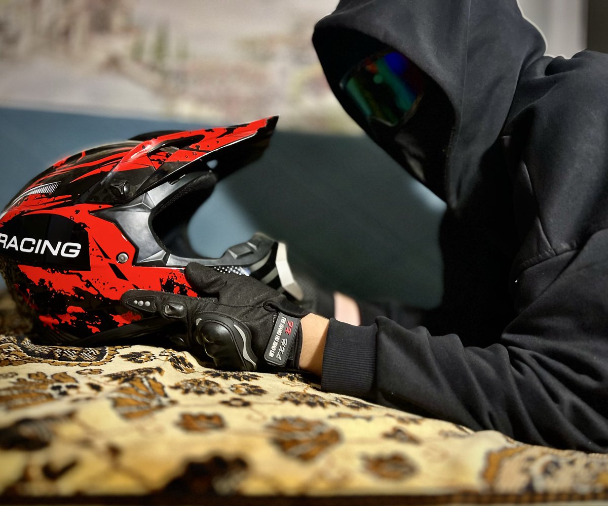 MXShineez's tweet photo. Just admiring the gear https://t.co/UcumzVrHGo