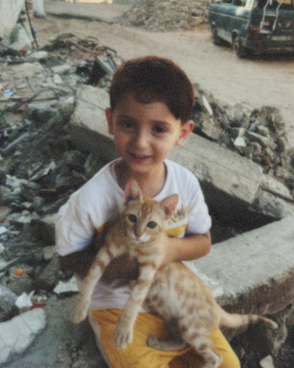 ilknurrgms's tweet photo. o gün gelsin, neşemiz tazelensin de gör
dünyayı hele sen bir barış olsun da gör https://t.co/kx3oqFrXcl