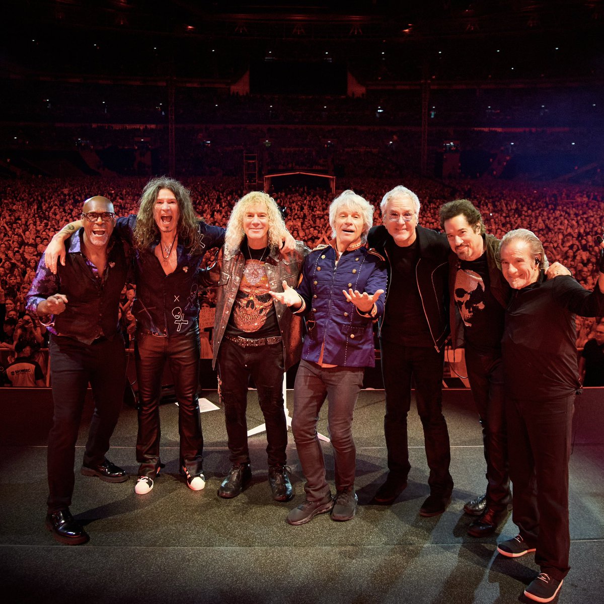 BonJovi's tweet photo. And just like that… three legendary nights at @wembleystadium. Wembley came alive every night, and London, you gave us memories we’ll never forget. 🇬🇧❤️

📷: @davidbergman | Cherie Hansson https://t.co/y3WpTNnGL6