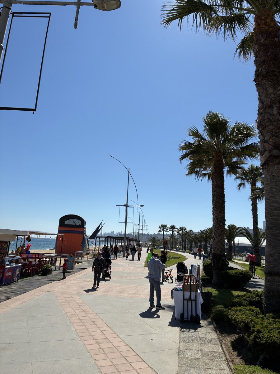 psycoingeniero's tweet photo. Conmemoración del primera junta de gobierno de Chile en Viña; dónde está la municipalidad, cero reconocimiento, se nota la tendencia https://t.co/J19oQMycE9