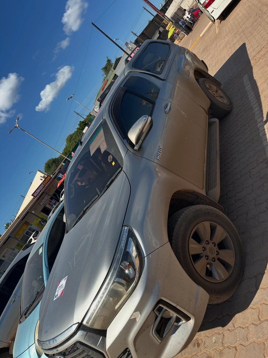 SusanFlavowwys's tweet photo. Toyota Hilux Revo King Cab successfully purchased and delivered. Call or WhatsApp 0772288263 https://t.co/6TTFlhpD5p
