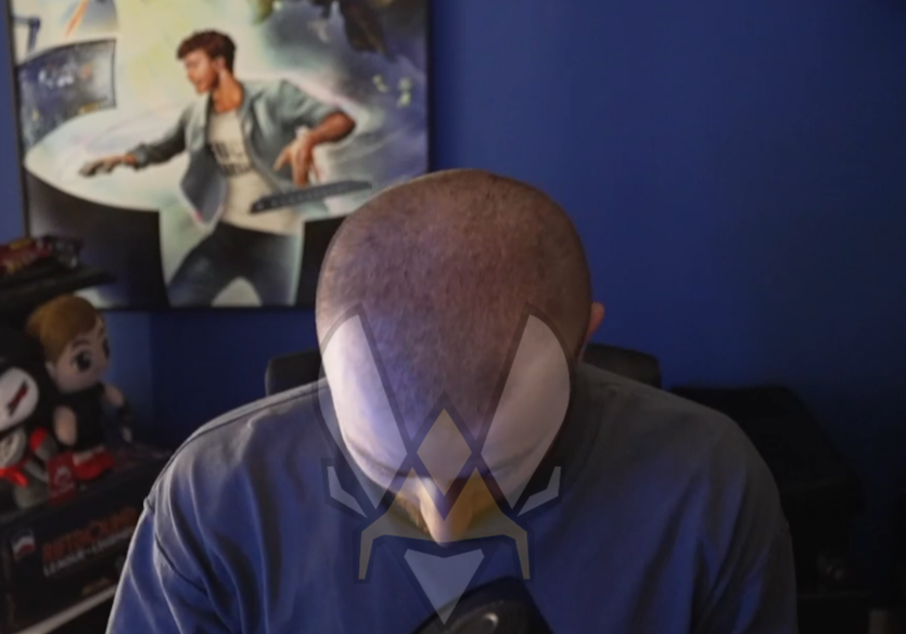 TraytonTV's tweet photo. « C’est l’heure d’achever la racaille espagnole. 🗣️»

Voilà les propos tenus par Trayton après avoir montré son horrible hairline, affichant ainsi son soutien à Vitality https://t.co/250KhfabSh