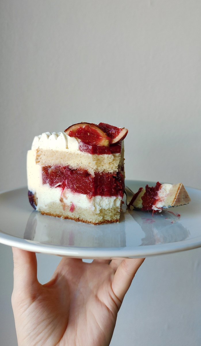 S_Flrs's tweet photo. Figuier framboise ! 👩🏻‍🍳💜❤️ 

Trop contente de trouver des figues ! Et avec la framboise c'est vraiment trop bon ! https://t.co/syYFA7KsTk