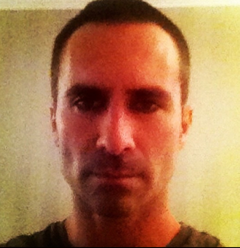 b4bytofu's tweet photo. this would be the only photo in the phone that got thrown into the ocean https://t.co/Bu5d6shkBP
