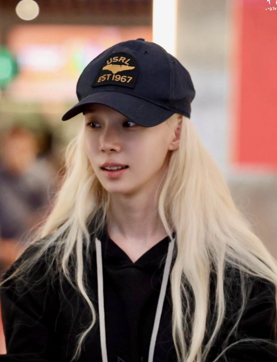 mjkmwntr's tweet photo. i love her bare face so much 🤏 https://t.co/1V3fiqGpQH