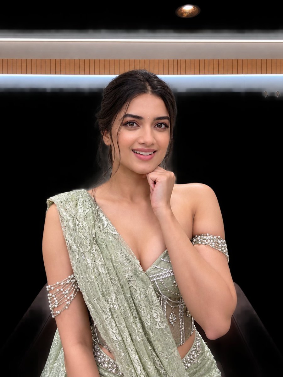 glamgalleryx's tweet photo. #BhagyashriBorse https://t.co/75xB49O0Rk