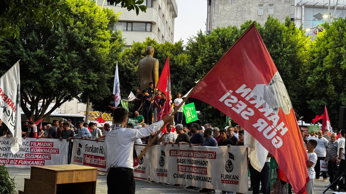 onculider_1's tweet photo. FLOOD | TÜRKİYE ADALET İÇİN AYAKTA

Alparslan Kuytul Hocaefendi ve Furkan gönüllülerinin haksız tutukluluğuna karşı tepkiler Türkiye çapında büyüyor.

 •Adana

Ozgürlük IçinMeydandayız
FurkanGönüllülerine Ozgürlük https://t.co/bm0HR9cemU