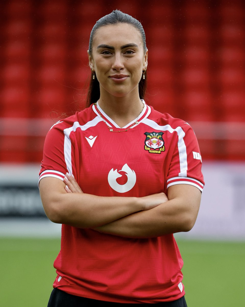 WrexhamAFCWomen's tweet photo. Settling in 🫶

🔴⚪️ #WxmAFC https://t.co/jeG9XrgaY3