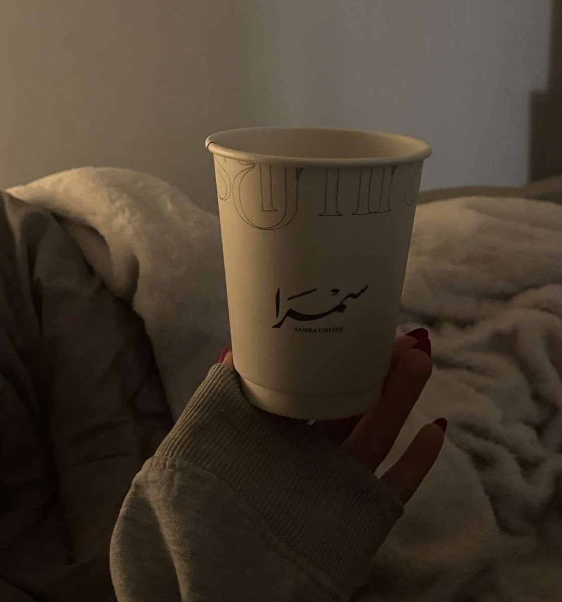 ievaaah's tweet photo. يقول البدر:
مستحيل تكون قهوتي مّره
وأنت ضيف افكاري،، https://t.co/QwUCT2l3w4