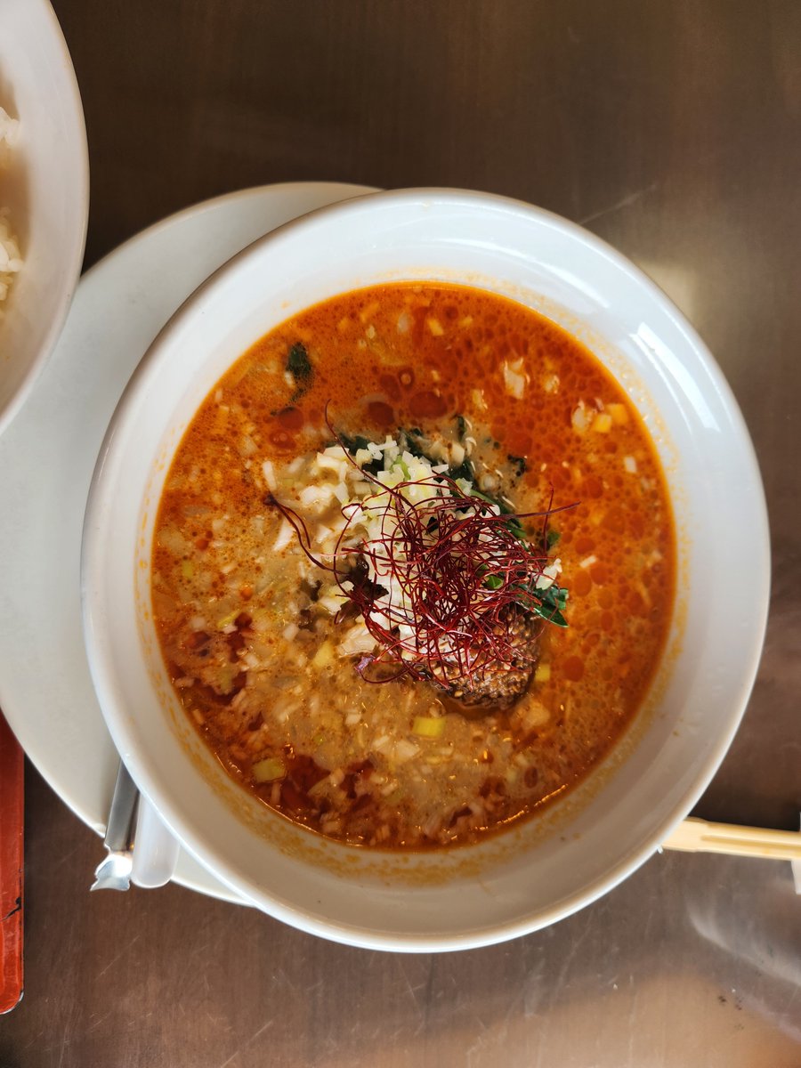 qm7uo's tweet photo. お昼に中華屋さんに行きました🍜🍥
ボクは味噌コーンバター🍜と
麻婆丼🍛に餃子🥟を食べました‼️
女房は担々麺🍜
どれもメッチャ美味しかった❗
満腹で幸せを感じました😊

#ランチ #町中華 #中華 #ラーメン #拉麺 #マーボー #麻婆 https://t.co/dENaGC1oDo