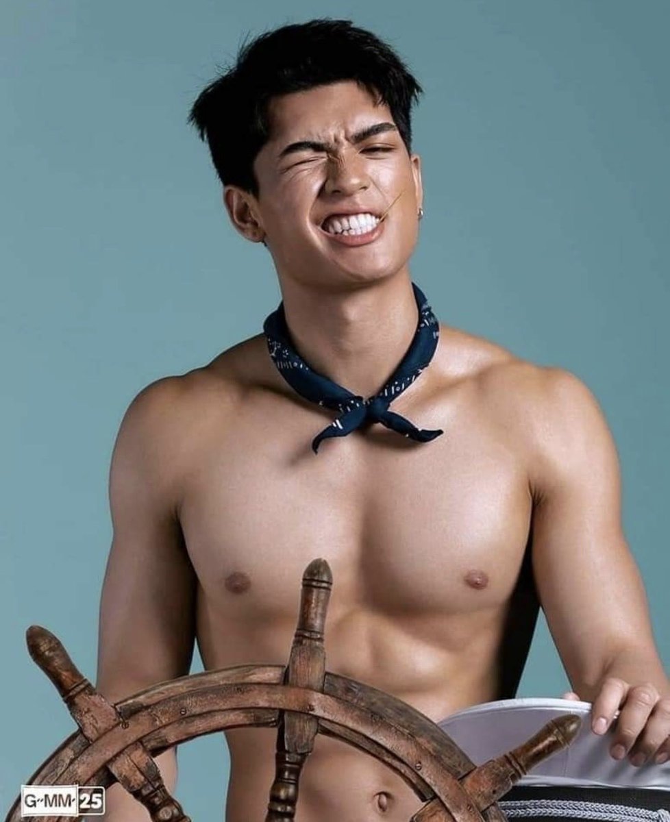 Getoffme_JG's tweet photo. the captain i’d sail away with https://t.co/UnIqXeDjCr