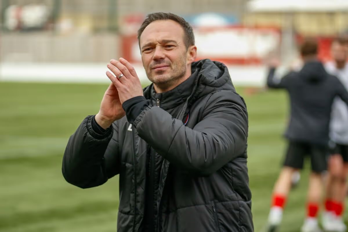 The_Thirty_'s tweet photo. Clyde go 3 points clear at the top of League Two ⬆️ 

An impressive 4-1 win over Kelty makes it 4 wins out of the last 5 league games, as they extend their lead at the top.

What a start to the season for the Bully Wee! 🇾🇪 https://t.co/UIDDiJoiVe