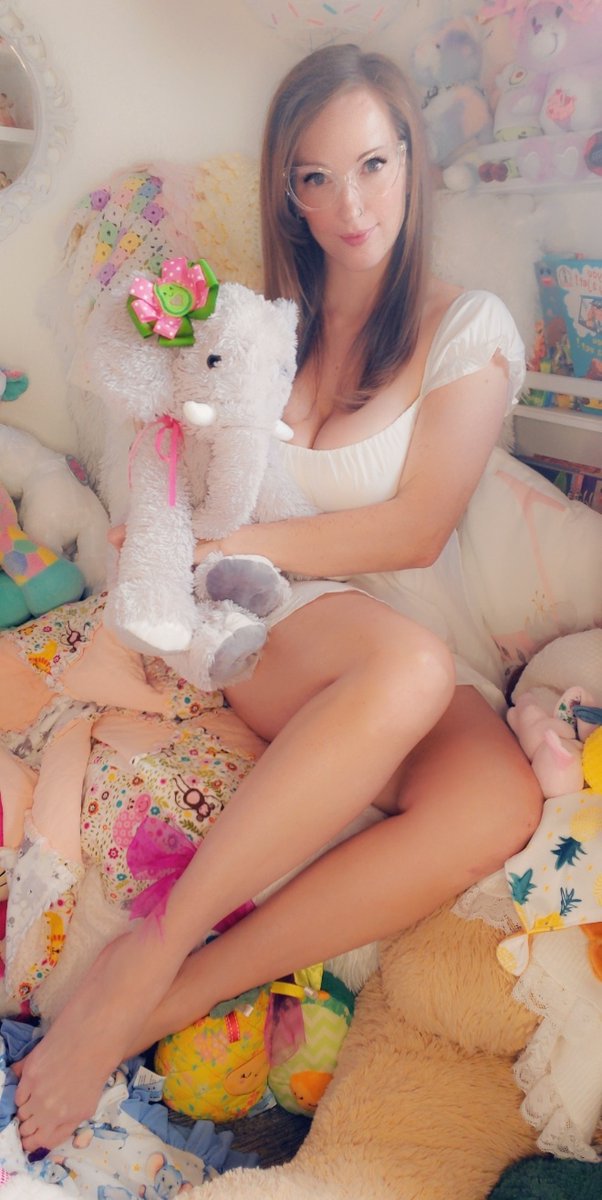 Mommykatmarie's tweet photo. Good morning, everyone

Arms up! 🙌🤭 It’s time for Mommy’s official tickle inspection. Think you can make it ten whole seconds without giggling? https://t.co/mKb16vOrsF