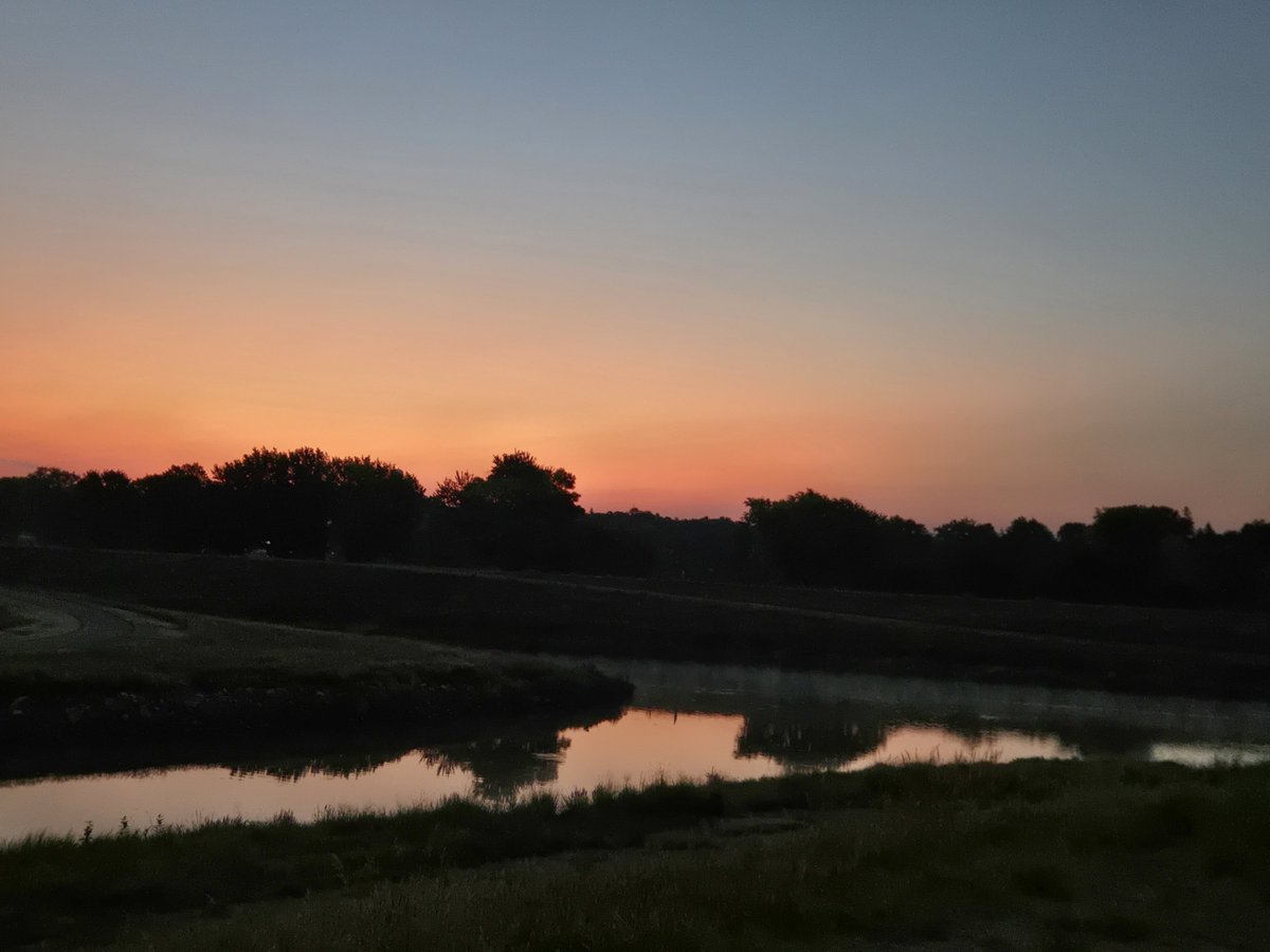 Candy_rta's tweet photo. I love the feeling of dusk. https://t.co/gpNANLw9M2