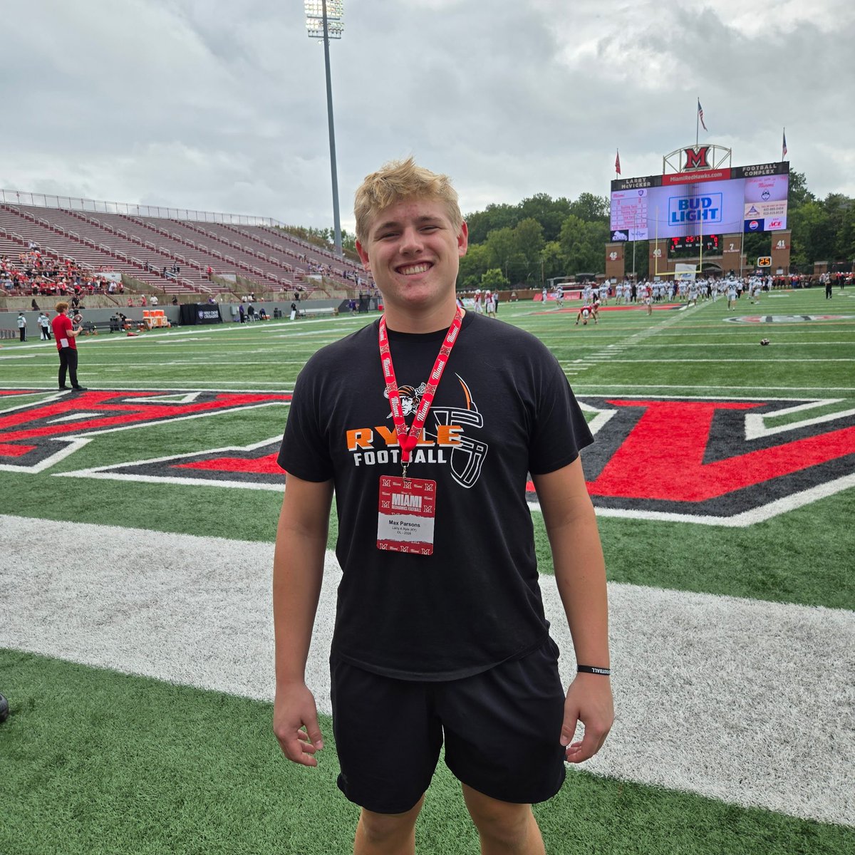 max76parsons's tweet photo. Thank you @MiamiOHFootball for inviting me to the game today. It was great to see @Coachjpatton and @Martin_Miami_HC. The atmosphere was amazing, and I loved being on campus. 
@Ryle_Football https://t.co/9Lo4lKt0eK
