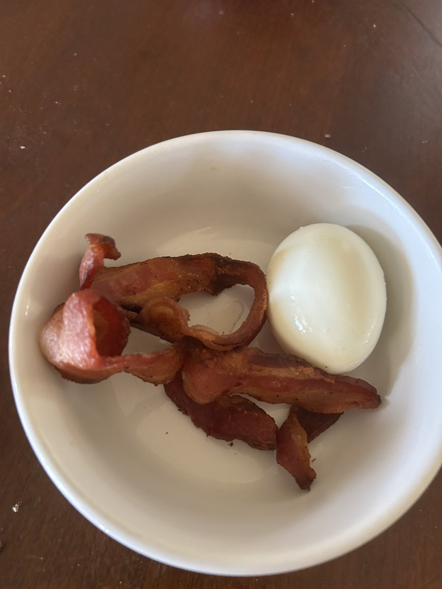 barfingok's tweet photo. brekfast ok https://t.co/euTyyycjUT