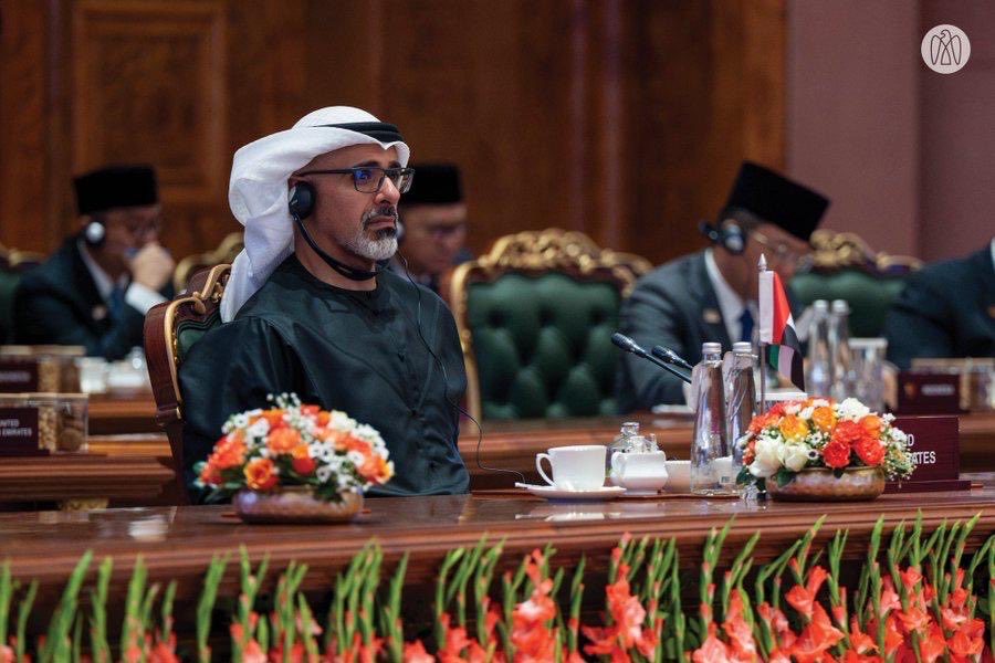 AMB_Alhamed's tweet photo. دولة الإمارات تؤمن بأهمية مواصلة العمل متعدد الأطراف، وتعزيز التعاون الاقتصادي مع مختلف دول العالم، بما يدعم بناء منظومة اقتصادية أكثر مرونة وقدرة على مواجهة التحديات المشتركة، واحتواء تداعيات الأزمات، وحماية مسارات الأمن والاستقرار والتنمية، بما يعزز فرص النمو والازدهار للجميع.. وبالنيابة عن سيدي صاحب السمو الشيخ محمد بن زايد «حفظه الله»، جاءت مشاركة سمو الشيخ خالد بن محمد بن زايد على رأس وفد الدولة المشارك في أعمال القمة الـ18 لقادة دول مجموعة «بريكس»، لتجسد نهج الإمارات في الانفتاح على مختلف الاقتصادات والقوى الدولية، وترسيخ جسور الحوار، وتعزيز التفاهم حول القضايا ذات الأولوية، بما يعزز حضور الإمارات شريكاً فاعلاً في صياغة حلول تستجيب للتحولات العالمية وتخدم مصالح الشعوب.. الإمارات ترى في «بريكس» مساحة لتلاقي الرؤى وتكامل المصالح، وتؤمن بأن العالم يتقدم بقدرته على توظيف تنوع تجاربه في مسارات مشتركة؛ تفتح أبواب التعاون، وتصنع فرصاً جديدة، وتمنح التنمية آفاقاً أرحب.