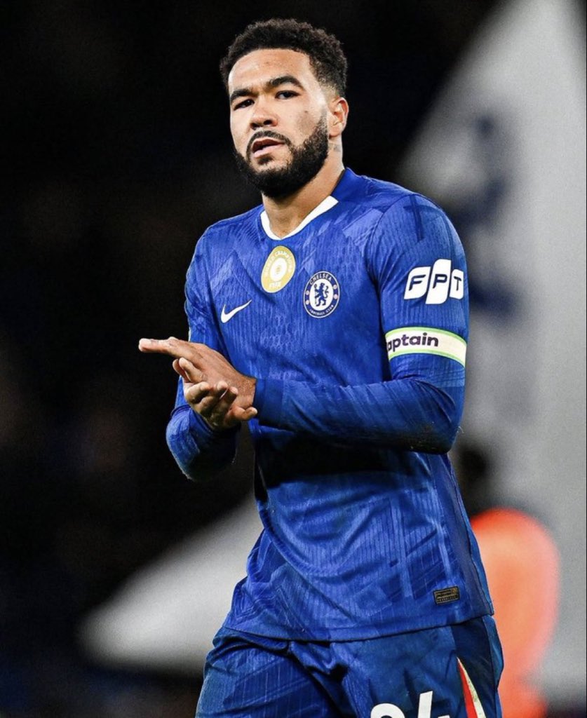 WfMhiky's tweet photo. Spoilt kid by blueco 😭😂😭
This brother can’t play as a RB anymore, that’s why they bring the narrative of him as a midfielder now 
No pace , can’t even give a cross anymore 😂😂 https://t.co/l5kzd6Yb4j