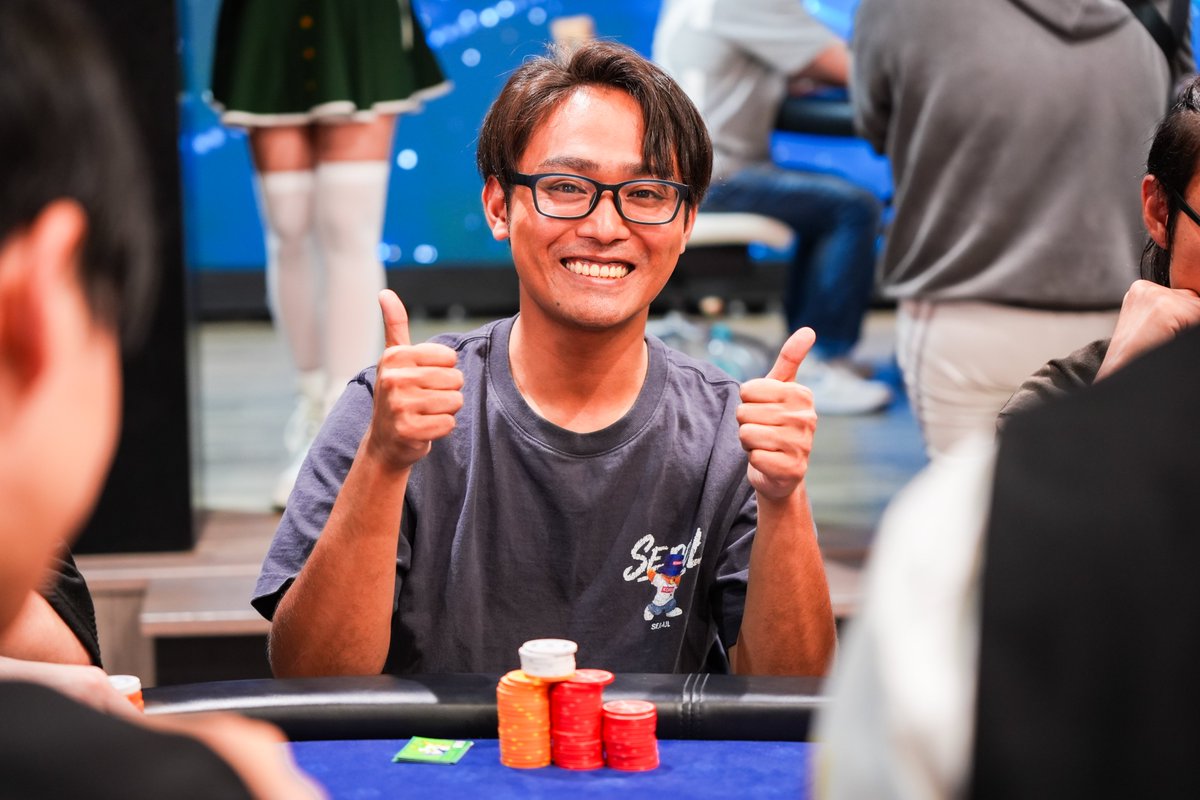 SPADIE_OSAKA's tweet photo. 【#23 NLH Lucky Clover -Mystery Bounty-】

2位 カピバラ様(@capypoker765)、3位 ゴロー様
4位 ノブナガ様(@JumBlitZ)

入賞おめでとうございます✨

#SPADIEOSAKA
#ここから始まるボク達のポーカーライフ https://t.co/9zvK38fgJp