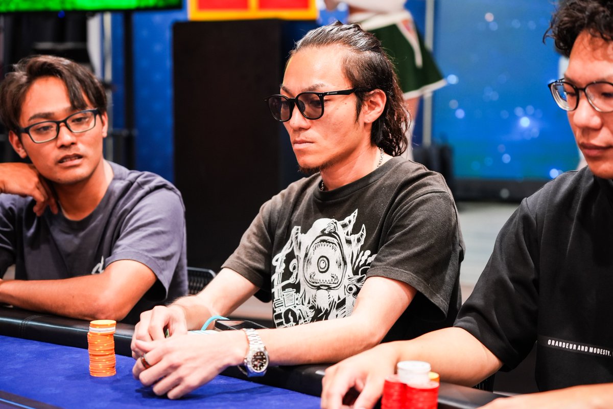 SPADIE_OSAKA's tweet photo. 【#23 NLH Lucky Clover -Mystery Bounty-】

2位 カピバラ様(@capypoker765)、3位 ゴロー様
4位 ノブナガ様(@JumBlitZ)

入賞おめでとうございます✨

#SPADIEOSAKA
#ここから始まるボク達のポーカーライフ https://t.co/9zvK38fgJp