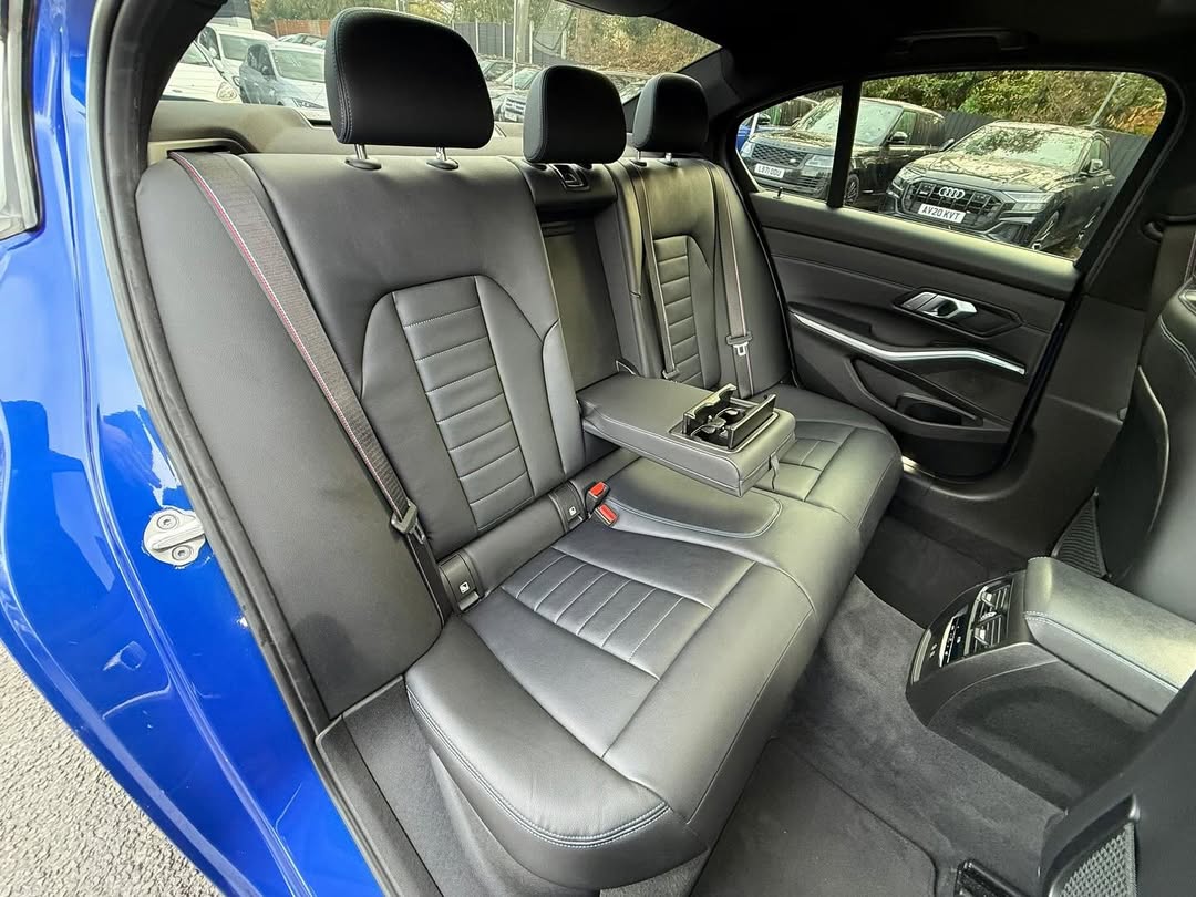 NolaKini's tweet photo. BMW 330e M Sport in Portimao Blue, one owner, high spec with M Sport Pro, Comfort Plus and Technology Plus Packs. Panoramic sunroof, 360 cameras, HUD, heated electric seats, 19in alloys. Full BMW history. £23, 995. https://t.co/8wa9VNPC7i