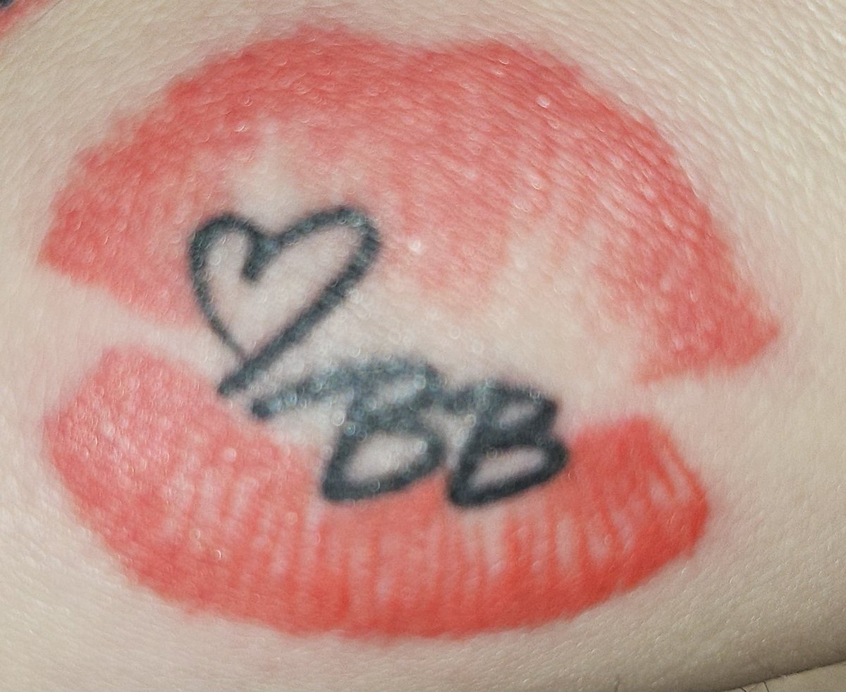 MadmanSan's tweet photo. Normal people when in Amsterdam buy cheese, tulips or space cake as a souvenir. Me? I got myself tattoos of @CleaGaultier and @blkblssm! Words can't describe how happy this makes me. 😍😍😍 https://t.co/qyBlVaIIHd
