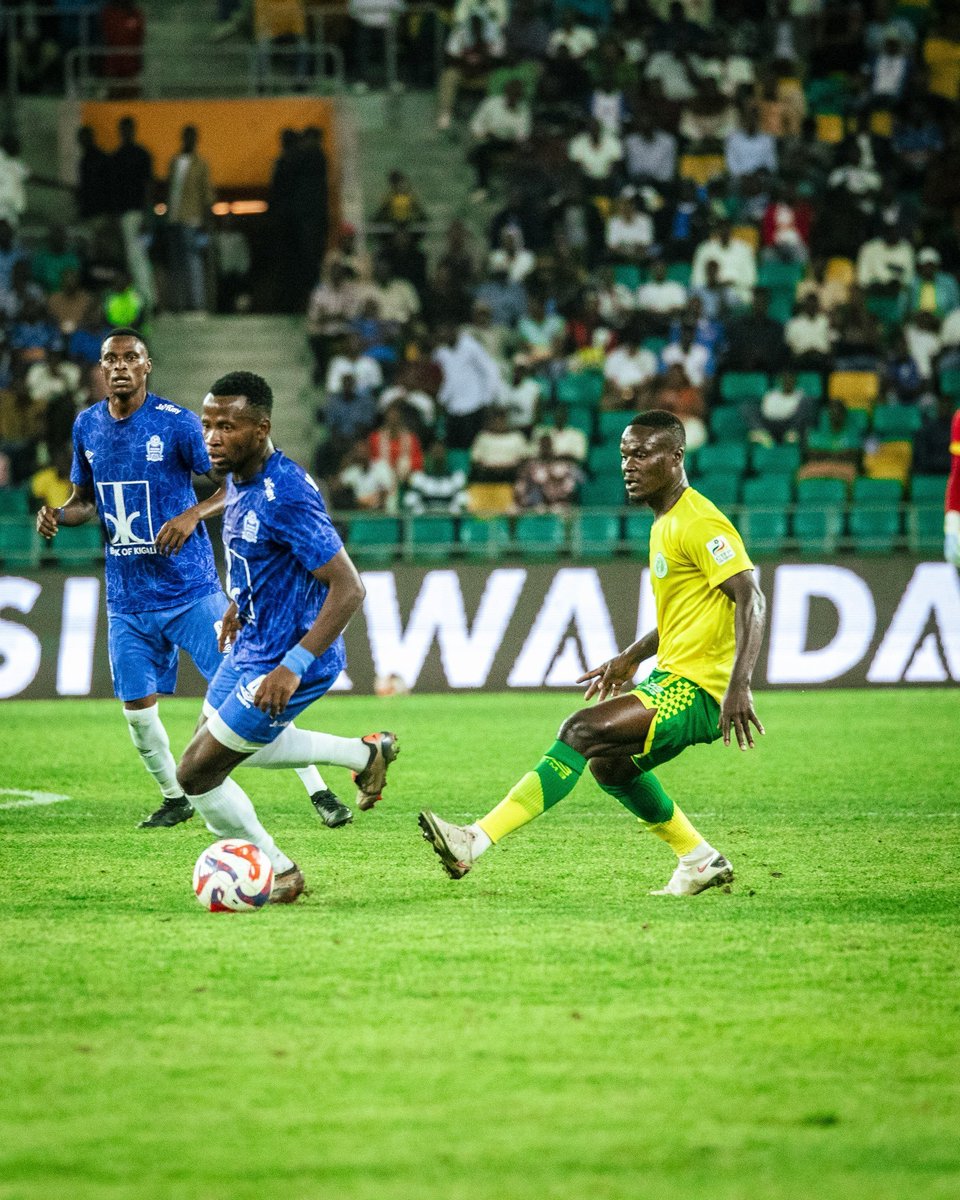 ndizeyejo1988's tweet photo. Rayon Sports ikomeje mu cyiciro gikurikira cya CAF Confederation Cup, izahura n'ikomeza hagati ya Black Bulls yo muri Mozambique na Atomic Ngomé yo mu birwa bya Comores🇰🇲

 🇷🇼Rayon Sports 0-0 Panthère Sportive du Ndé 🇨🇲
Agg:1-1

Congz kuri Rayonsports 💙🤍 https://t.co/2aEQvEDBeU
