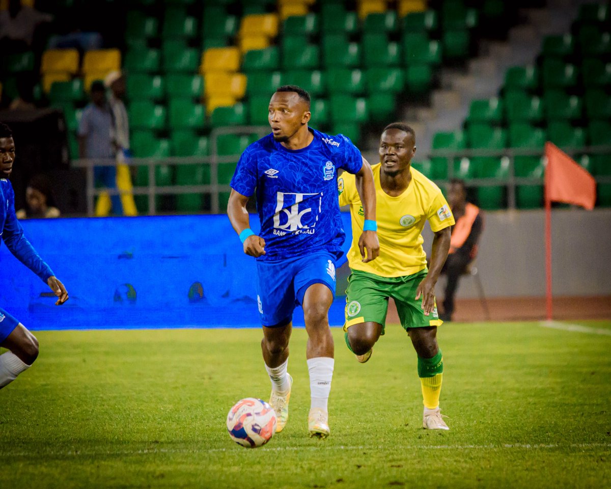 ndizeyejo1988's tweet photo. Rayon Sports ikomeje mu cyiciro gikurikira cya CAF Confederation Cup, izahura n'ikomeza hagati ya Black Bulls yo muri Mozambique na Atomic Ngomé yo mu birwa bya Comores🇰🇲

 🇷🇼Rayon Sports 0-0 Panthère Sportive du Ndé 🇨🇲
Agg:1-1

Congz kuri Rayonsports 💙🤍 https://t.co/2aEQvEDBeU
