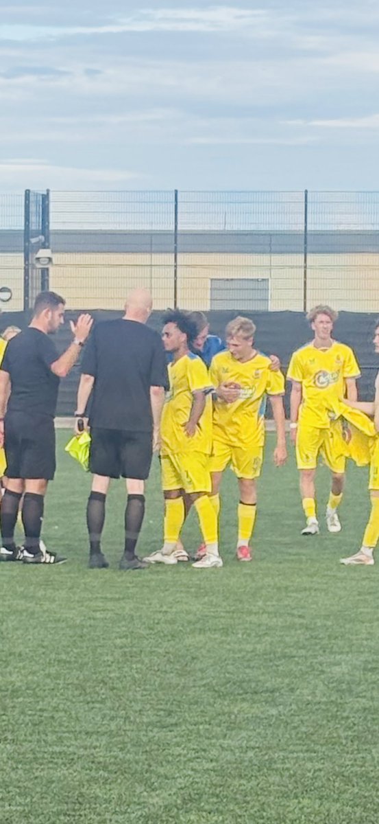 Raymond40689274's tweet photo. Properly back from the injury now, 2 goals, first one pretty special, left and right foot in a magnificent 3-1 win for @clactontown in the the @FAVaseHQ only played 75mins in total and got 3 in 2! #just17 #goalscorer https://t.co/Kd12Sgw4Db