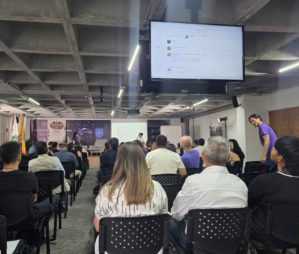 LinaEscarraga's tweet photo. @Blockvoz_xyz @satoshiteam_ @MyFirstBitcoin_ La agenda ya comenzó a tomar forma 🚀

@MyFirstBitcoin_, @MotivPeru y @paystand nos ponen en contexto sobre la gran labor que vienen desarrollando para generar impacto social y transformar realidades en Latinoamérica desde Bitcoin, la educación financiera y la innovación. 🌎🧡 https://t.co/cN999OyAAr